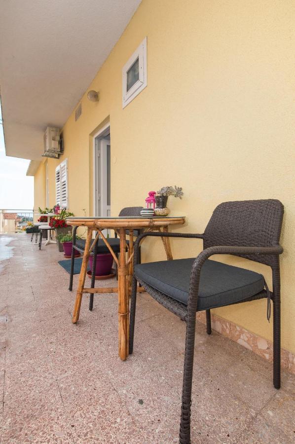 Antonio Lägenhet Makarska Exteriör bild